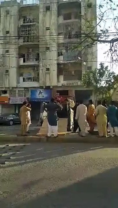 UNLOADING DHORAJI KARACHI MANDI 2015