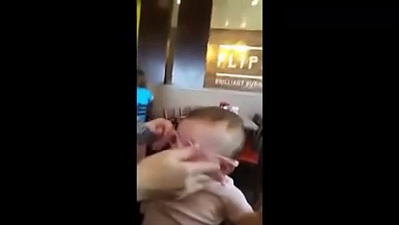 Gözleri İleri Derece Bozuk Olan Bebeğin Hayata Gülümsemesi