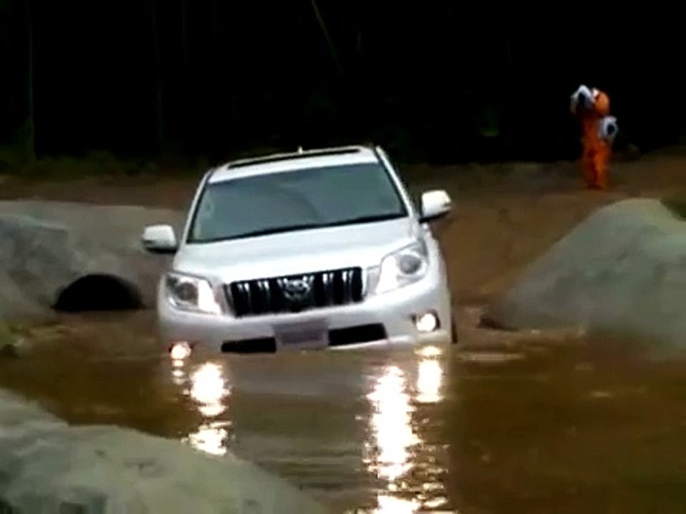 LCプラド150_3 / Swimming Lexus