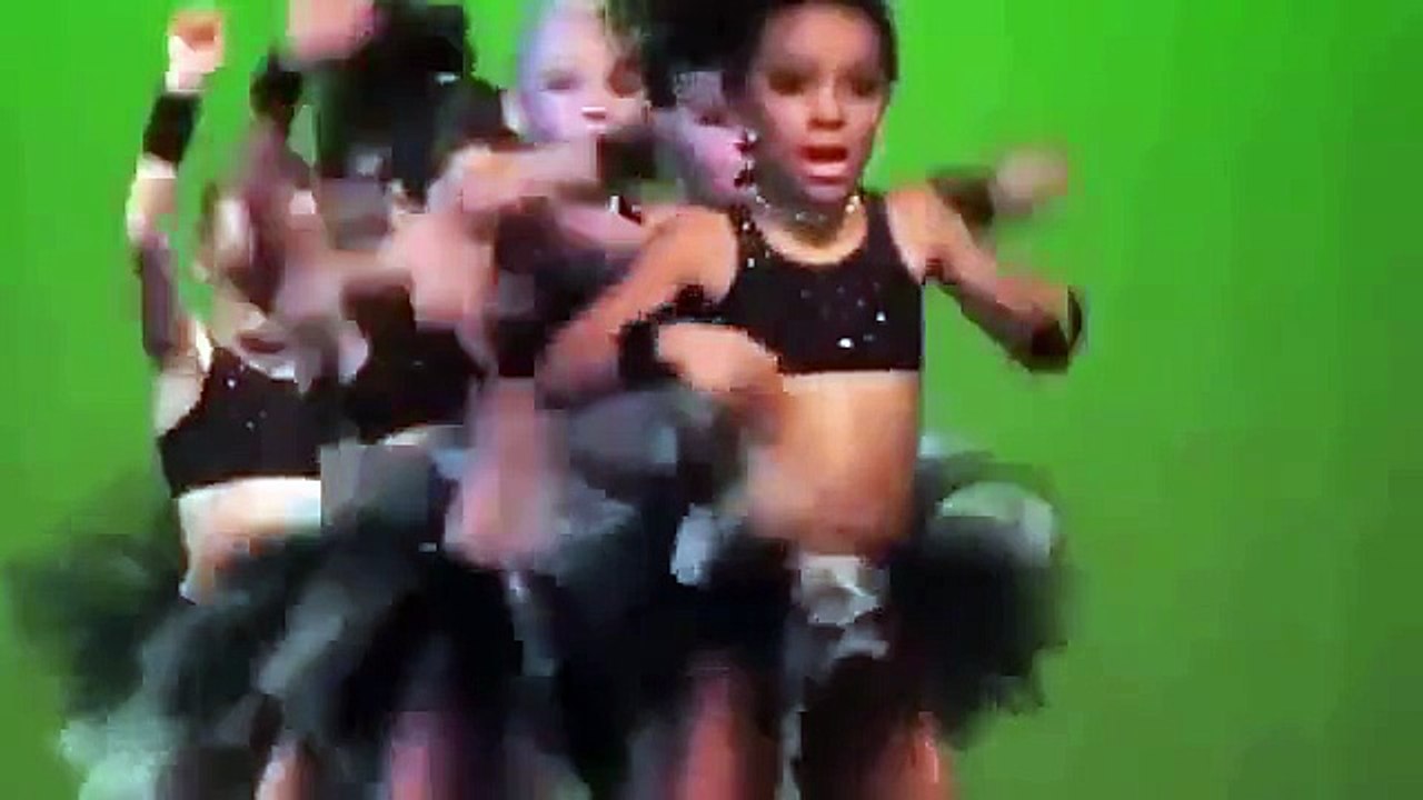 Children Good Dance on Stage 1