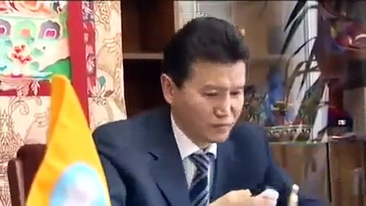 President Kirsan Ilyumzhinov tells of his Alien Abduction