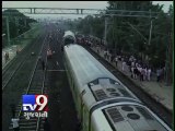 2 Dead, 8 Injured in Train Derailment in Karnataka - Tv9 Gujarati
