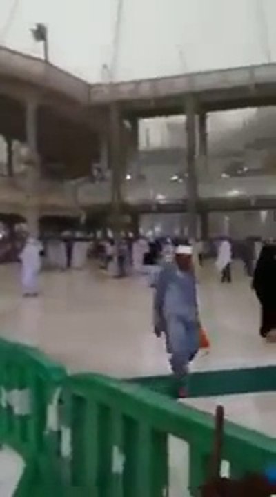 مکہ مکرمہ میں آج کرین گرنے کے وقت کی ویڈیو دیکهئیے