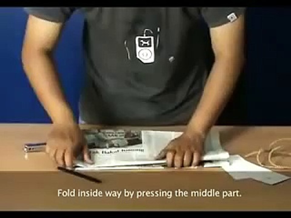 Reuse Paper. Reduce Plastic (how to make recycle bag from newspaper