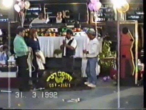 קסם הארגז של הודיני דנדי מבצע the illusions Magician dandi.co.il