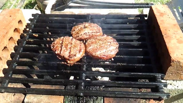 How to make a mushroom cheddar burger.