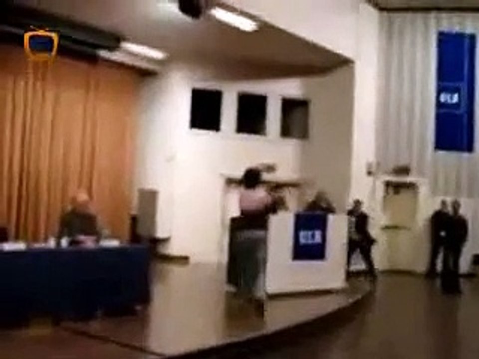 Caroline Fourest : Entartée à la crème en Belgique . . .