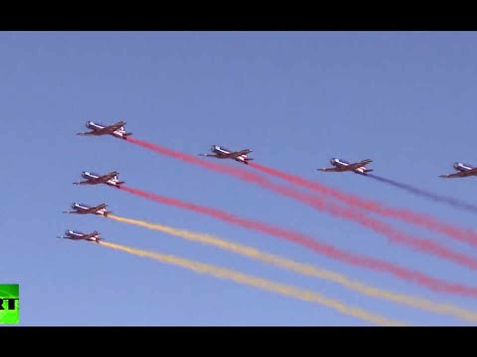 RAW: Gorgeous stunts by China aerobatic teams