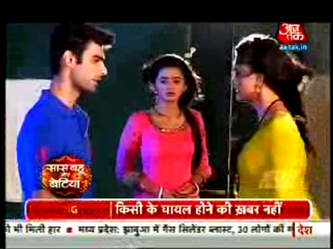 Ragini Ne Lakshya Ke Kahne Par Choda Gher Jisse Rokne Pahuche Swara Aur Lakshya - 12 September 2015 - Swaragini