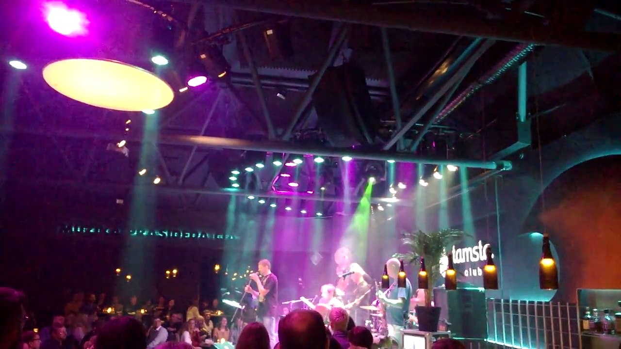 rolandas kazlas ir pakeleiviai 'anyksciu silelis' / on pink floyd@tamstaclub vilnius