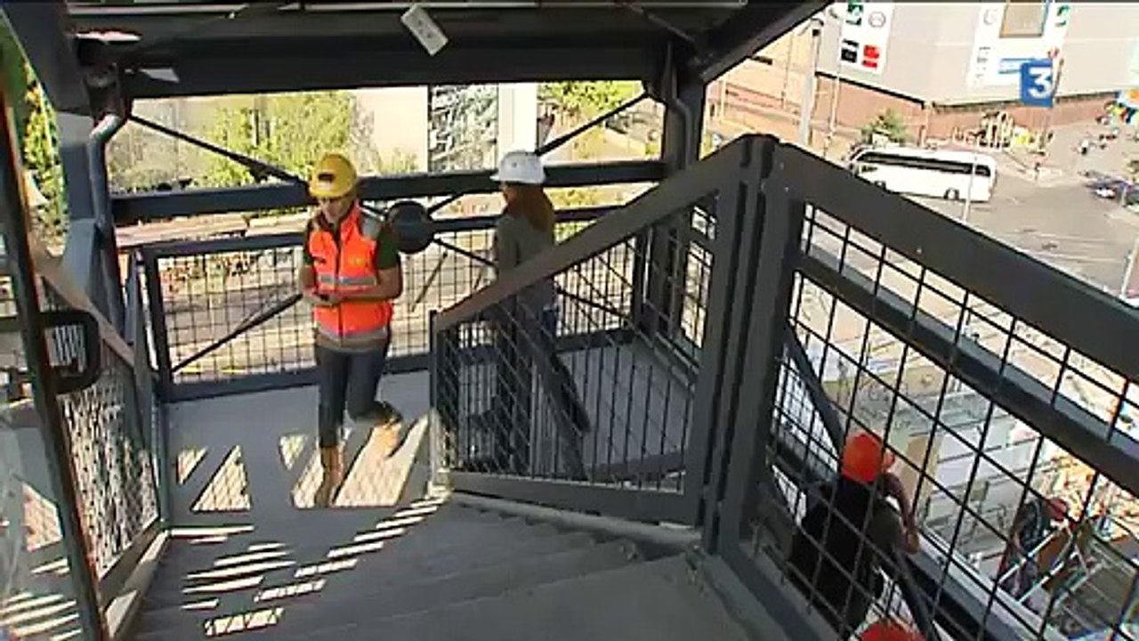 Projet Part-Dieu la démolition du bâtiment B10 va bon train  - 11/09/2015 - FR3 RHONE ALPES