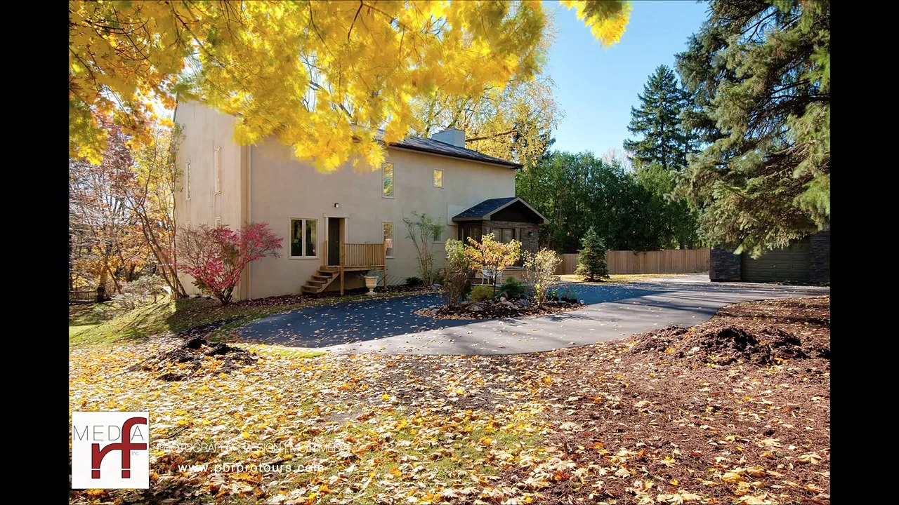 7 Albion Close | Thornhill Luxury Property