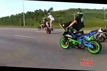 Download Video: Street bike crash Highway Wheelie CRASH At MOM Ride 2015 Motorcycle Stunts Wheelies FAIL Video