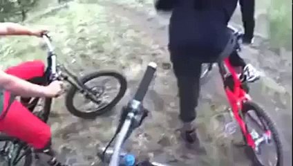 Bu bisikletçileri izlemek bile heyecanlandırıyor nasıl bu insan bunlar..