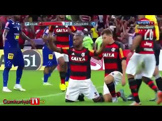 Ceza sahası dışından muhteşem gol