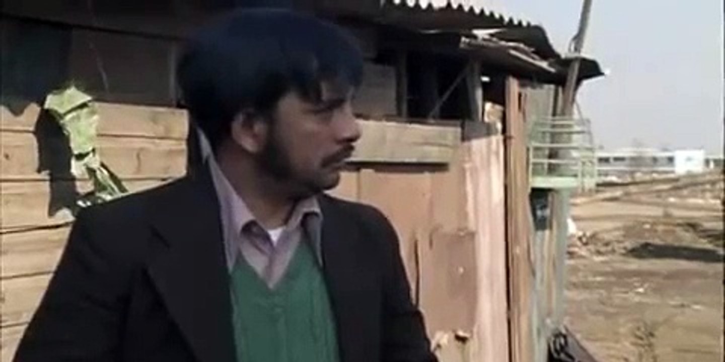 Machuca escena vai a seguir limpiando baños