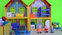 Pig George da Familia Peppa Pig fazendo tudo por Um Bandeide!!! Em Portugues Disneytoptoys