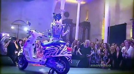 Lady GaGa - Eh, Eh [Nothing Else I Can Say] (Live at the Chapel)