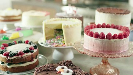 Chocolate Christmas Cake Recipe Demonstration - Bake With Stork