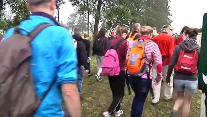 Duizenden mensen strunen door Westerkwartier - RTV Noord