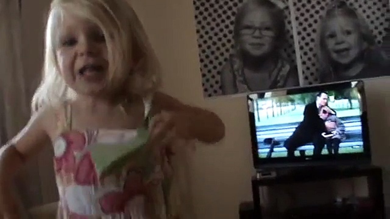 maria and lily singing nursery rhymes