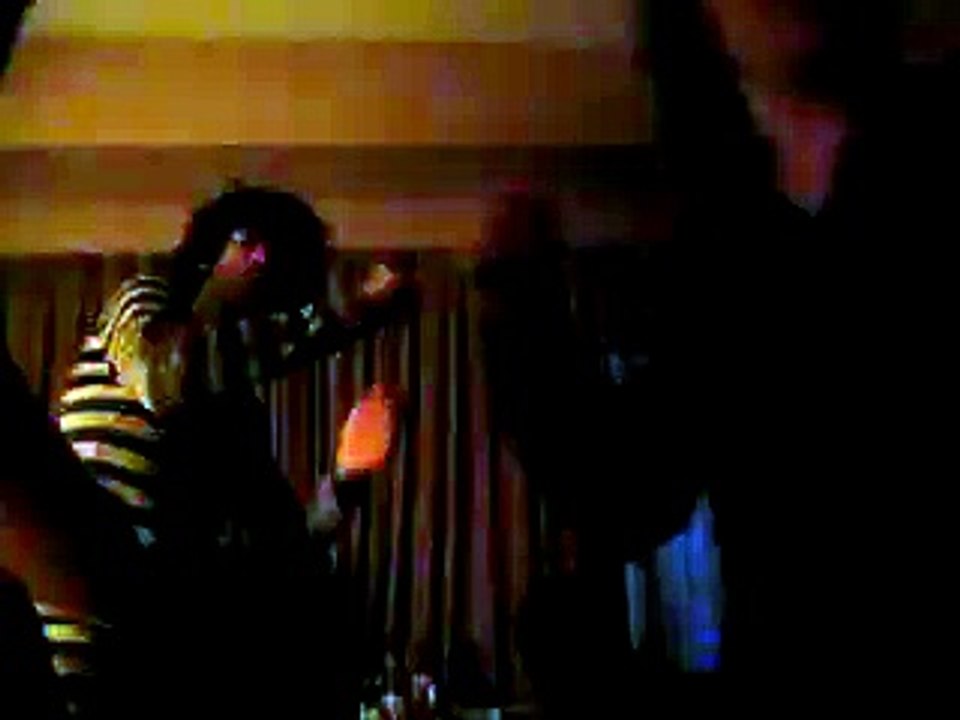 Carl Barât : Dancing to Hey Ya