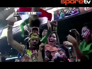 Ayak, kafa, diz, omuz, KASIK | Chicharito atıyor