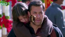 Salman Khan & Kabir Khan Turns Real Life Bajrangi Bhaijaan | Watch Video