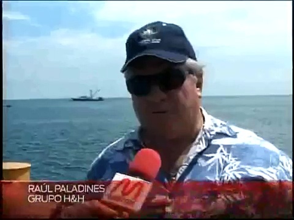 Barco Tuna 1 llega al puerto