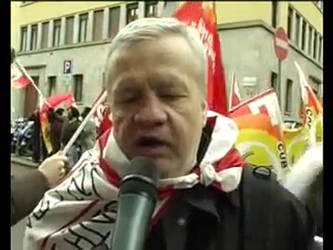 Diritto di sciopero: presidio dei sindacati di base davanti alla Prefettura