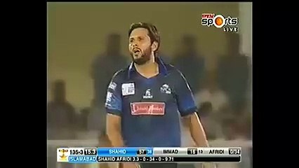 Shahid Afridi's stunning catch