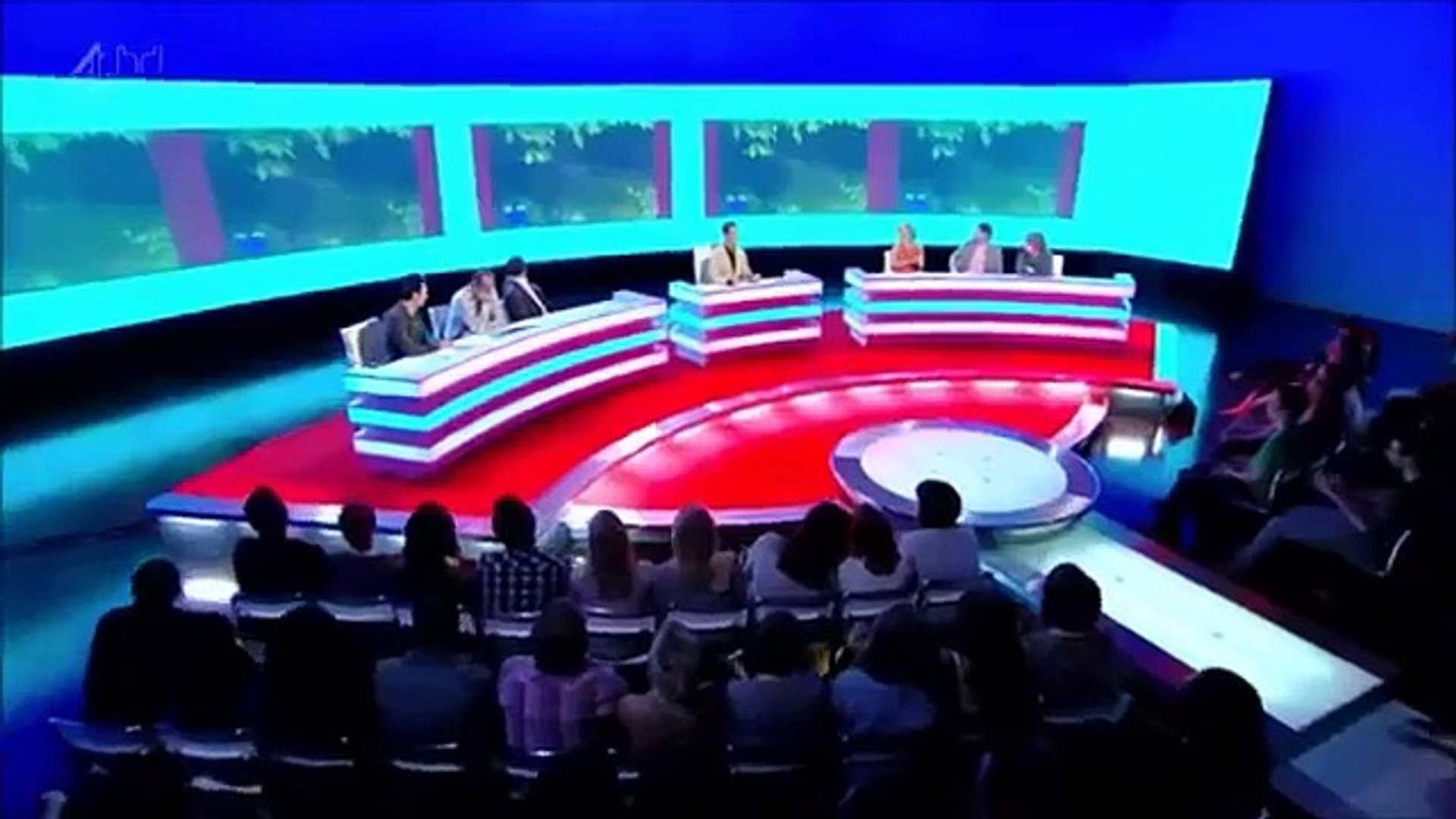 ⁣Jimmy Carr explains Fox News