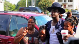 K. Camp buys 1,000 people food at 