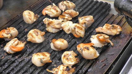 London Street Food. Grilled Scallops with Soy and Lemon. Tried in Borough Market