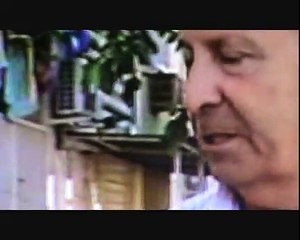 SEVILLA  " las Tres mil " Los Vecinos del Polígono Sur no quieren a los Caracoleños