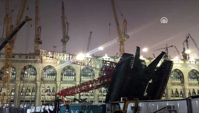 سقوط رافعة في الحرم المكي