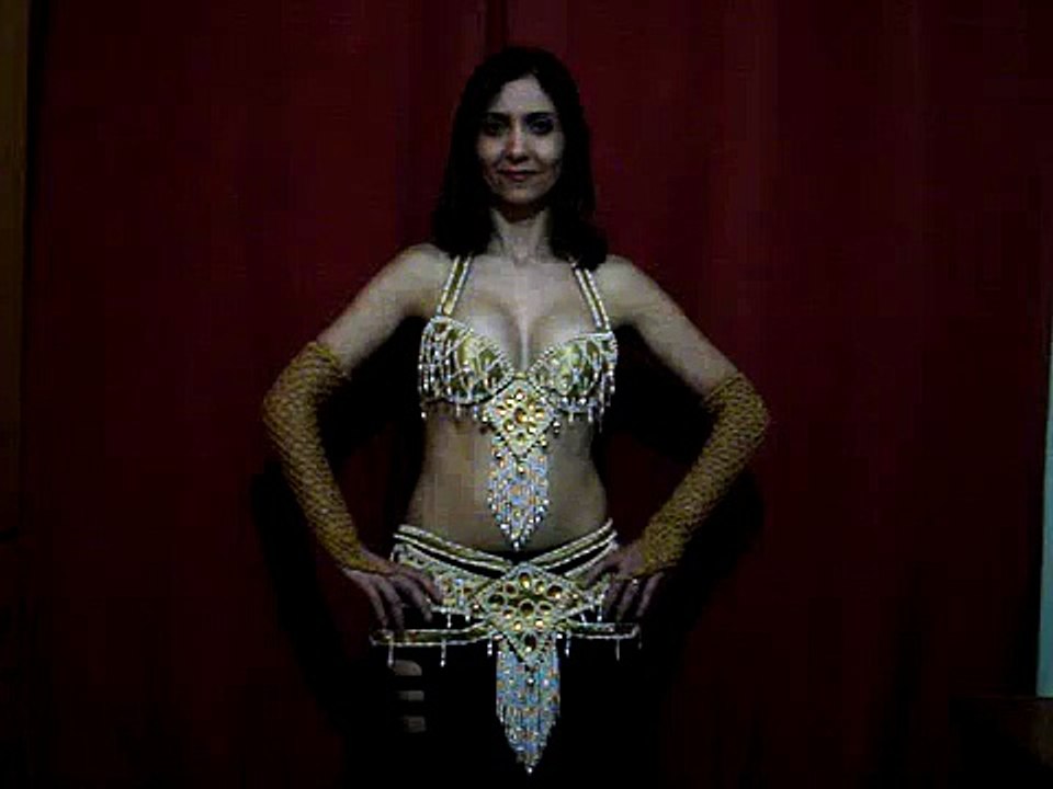 Movimento de Braços na Dança do Ventre www.patriciafarah.com.br