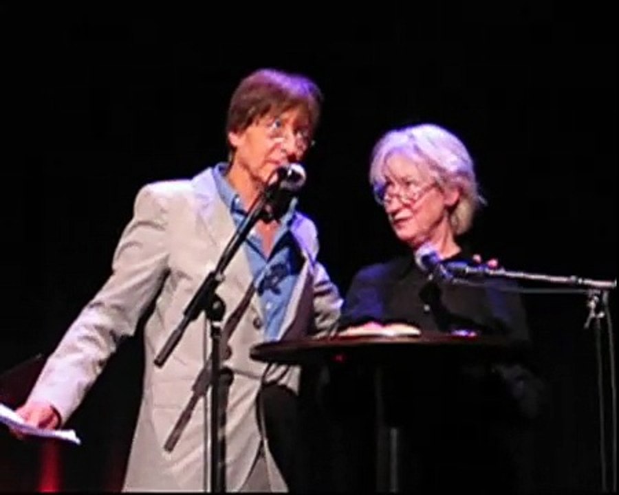 Wilhelmina Kuttje Jr. leest voor