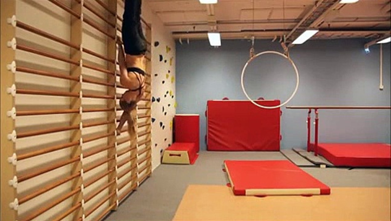 This is strength!!! - Woman - WOW!