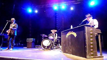 Chas & Dave - Rabbit, Ain't No Pleasing You, The Sideboard Song, Newcastle 23/05/15.