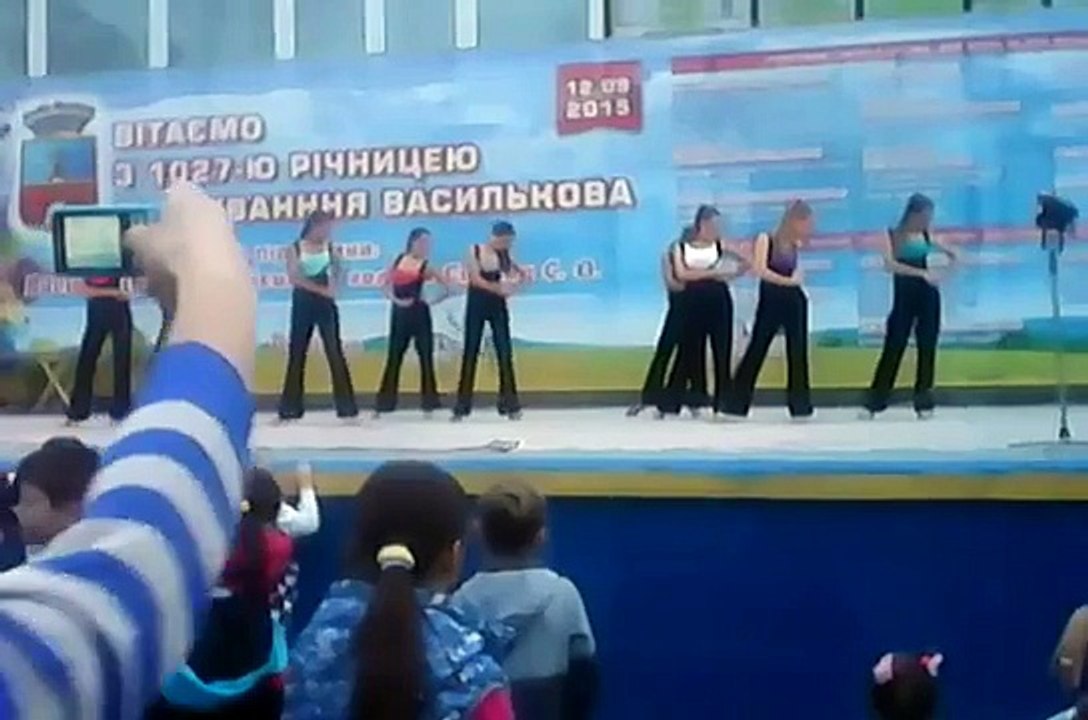 День города "Васильков" Колектив Марс, Танец под музыку- Lady marmalade.