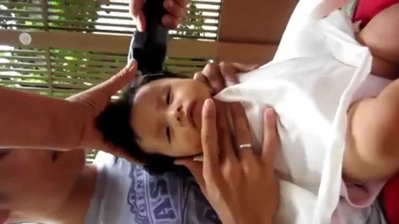 hành hạ trẻ em MOV
