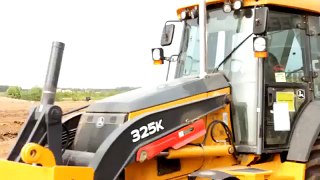 John Deere Экскаватор-погрузчик (демо-шоу)