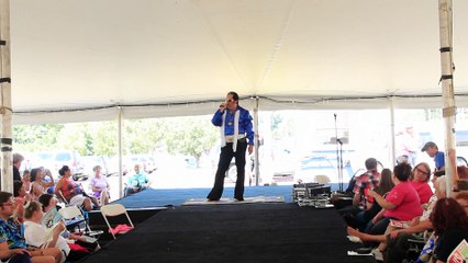 Brett LeSueur sings 'Amazing Grace' Elvis Week 2015