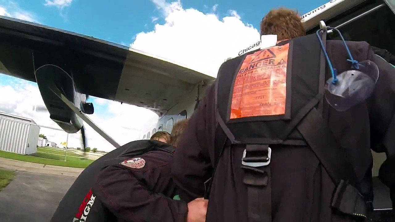 1134 Jordan Wayhart Skydive at Chicagoland Skydiving Center 20150912 Peter P Beau