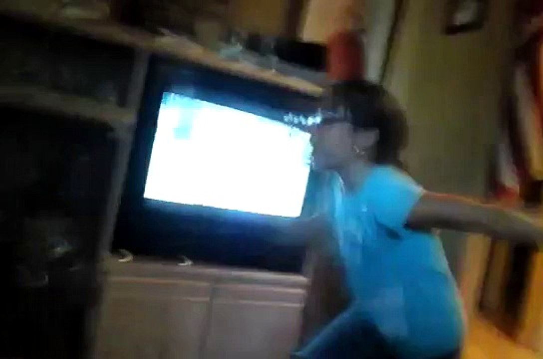 Baby dancing to gangastyle