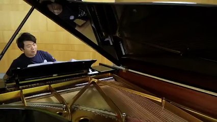 "Stern des Südens" by Lang Lang -- A musical message for the FC Bayern München team