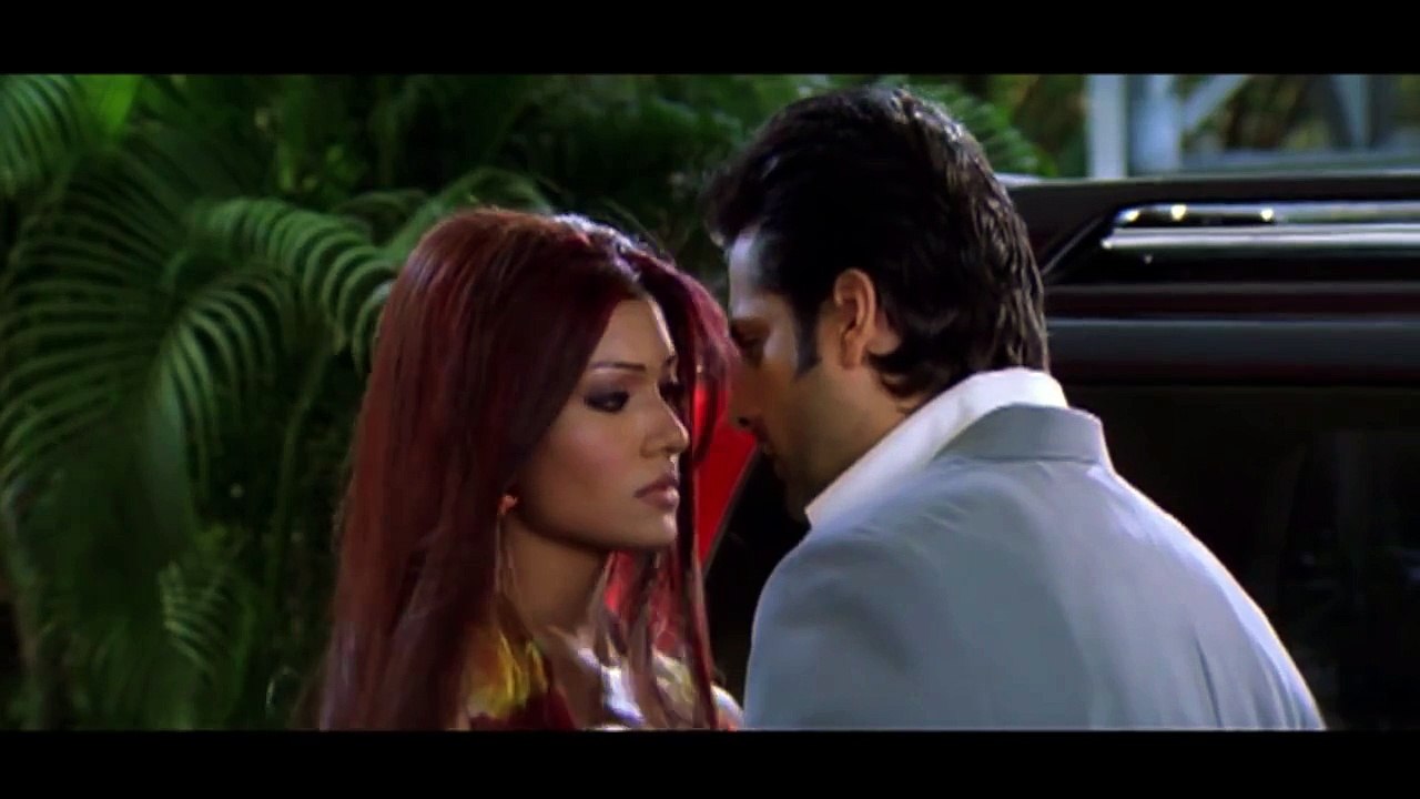 HOT Koena Mitra Kissing Scene - Deep Smooch when saying Goodbye