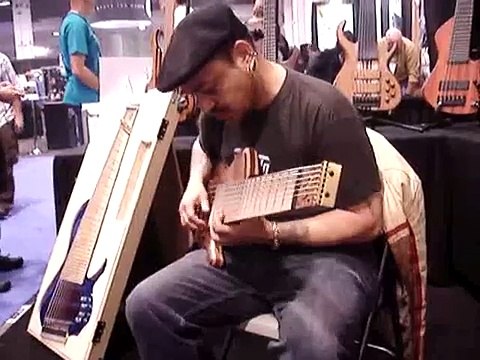 Jauqo III-X & Headless Prat Bass 8 string - NAMM 2013 - Prat Basses