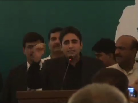 خود تو کراچی میں میٹرو بس بنا نہیں سکے, شہباز شریف پر تنقید کرنے لگے, بلاول کا پاگل پن